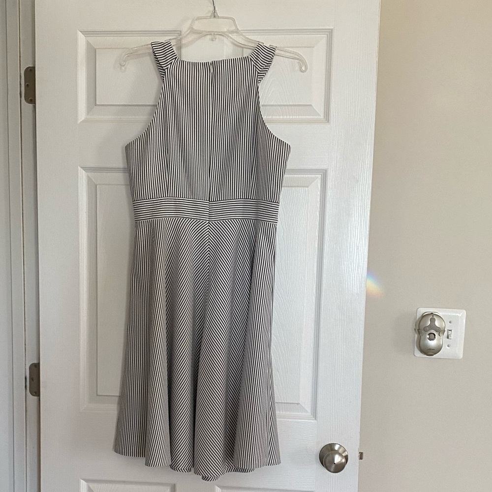 Dress - Picture 2 of 4